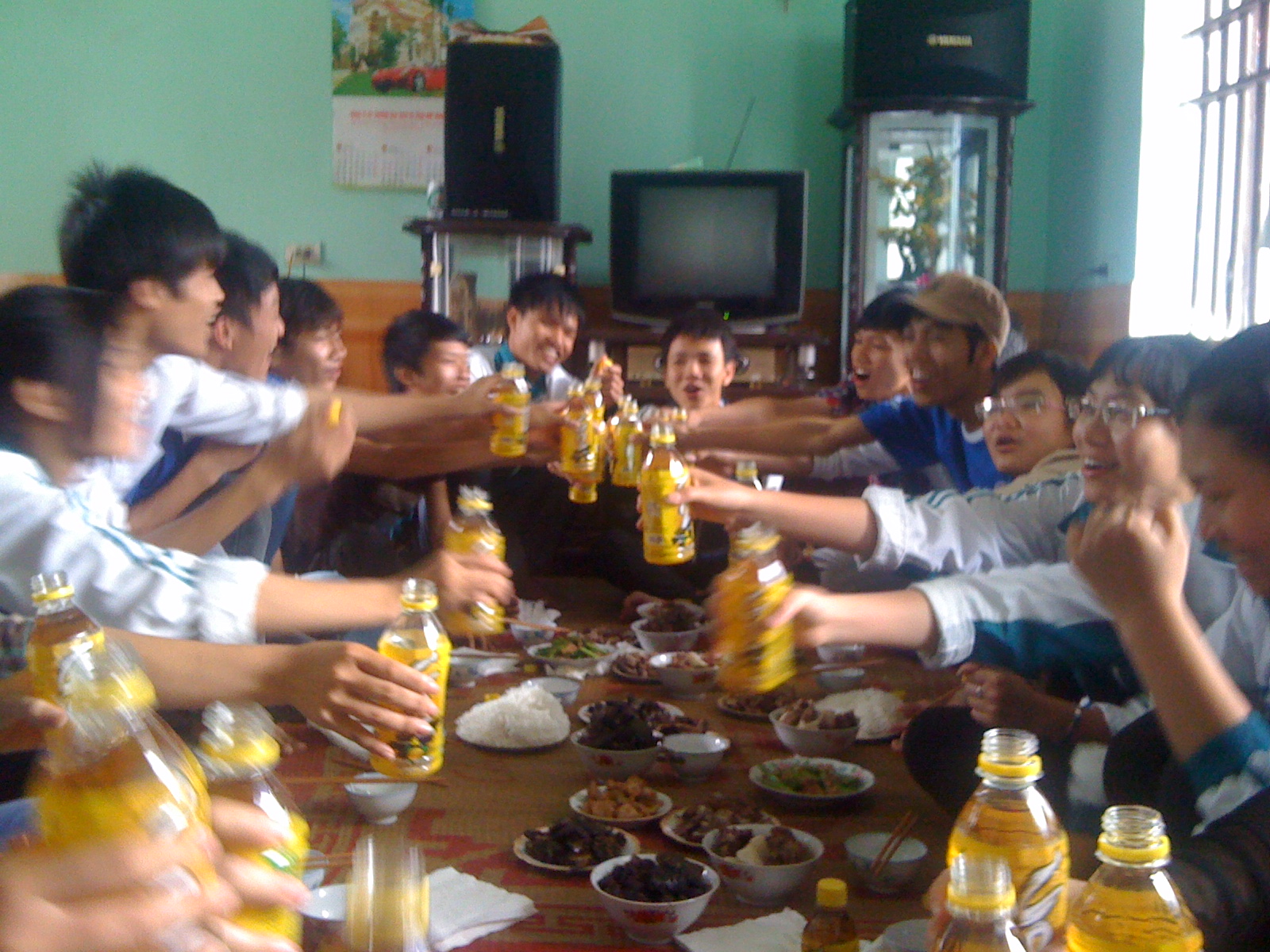 LOP 12A THPT TA UYEN 21